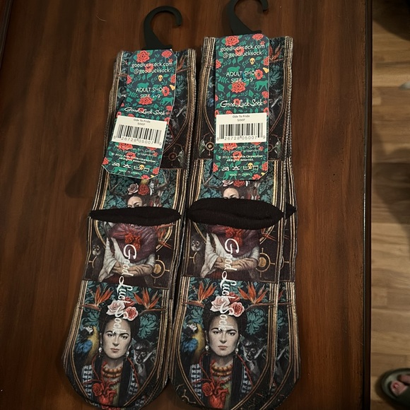 Good Luck Frida Kahlo Socks (2 pair) - Picture 2 of 3